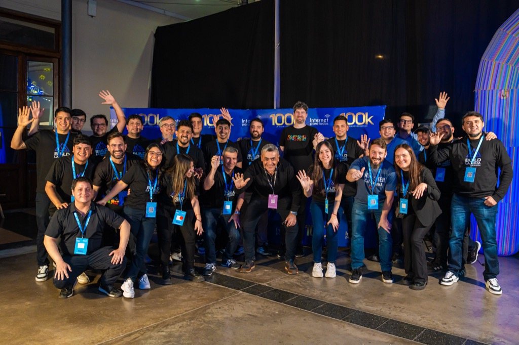 The Nerdearla team with the Internet Para Todos staff at #BuildLaRioja