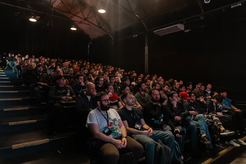 Auditorio completo, Nerdearla 2025