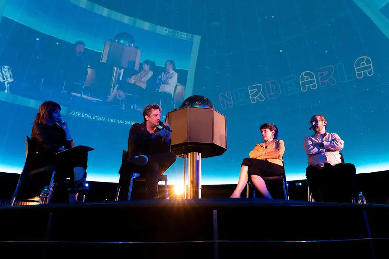 Panel en el Planetario Galileo Galilei, Nerdearla 2025